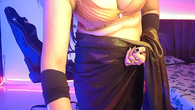 Komalika24's cam snapshot