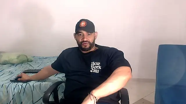 musclehetero's cam snapshot