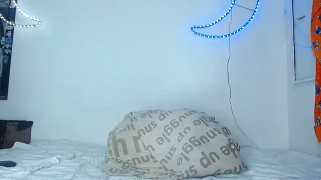 Adam_hard_'s cam snapshot