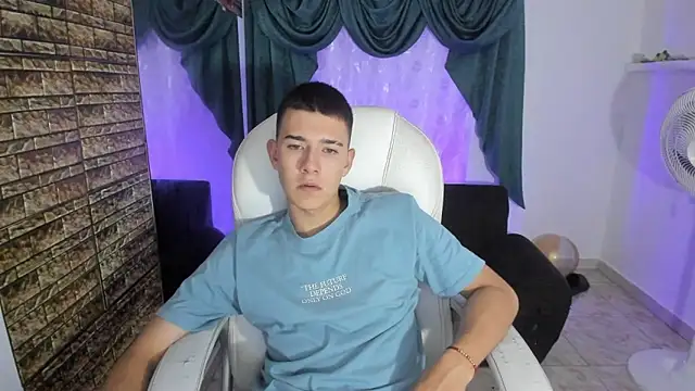 Aleck_Boy's cam snapshot