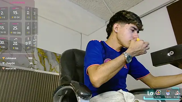 Dyla_n18 live sex cam