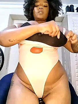 Spotty_Coochie live sex cam