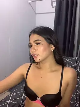 AngelHille live sex cam
