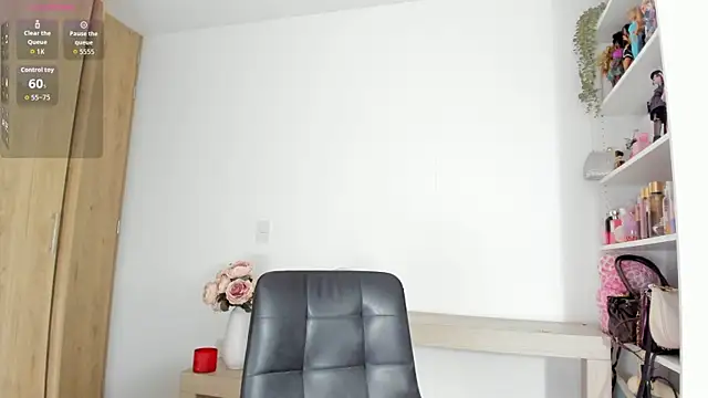 khloelatin live sex cam