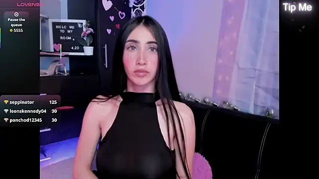 Emilytafur live sex cam