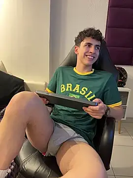 AdrianRinaldi live sex cam