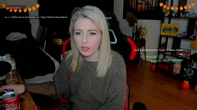 Lisaonthemoon live sex cam