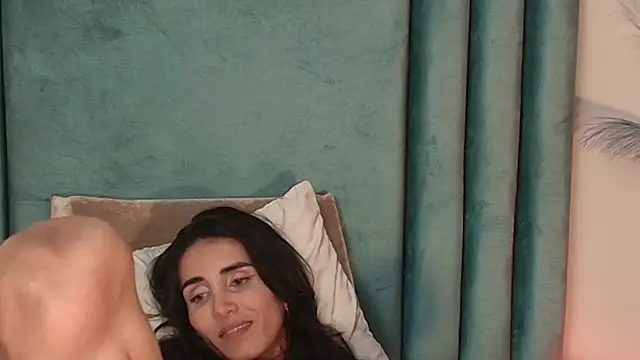 Nina_Cavaali live sex cam