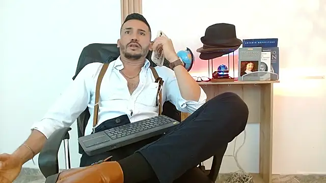 Reiko_85_ live sex cam