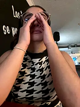 HANNAHBAKER00 live sex cam