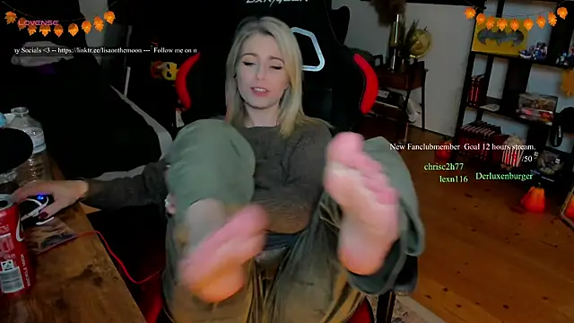 Lisaonthemoon live sex cam