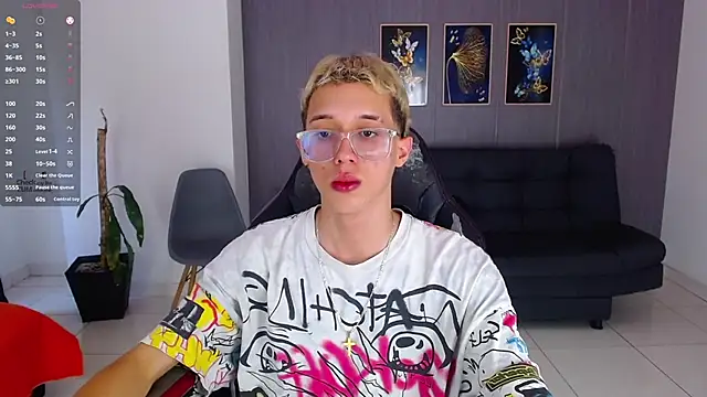 skinny_bigcock02 live sex cam