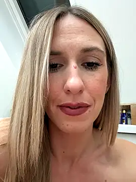 lola_tentatiion live sex cam