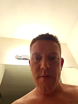 Bigtater1999 live sex cam