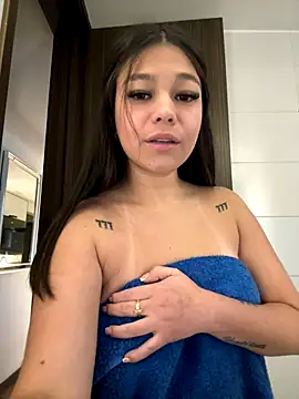 Alyshanon18 live sex cam