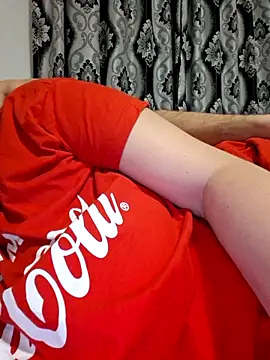 Ariana381 live sex cam