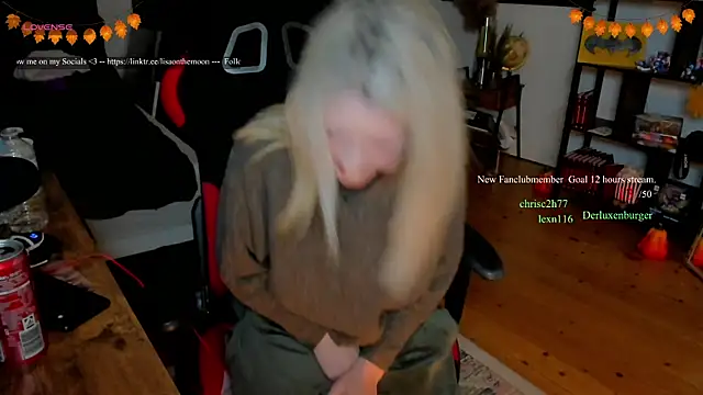 Lisaonthemoon live sex cam