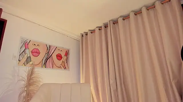 SkiinnyAna's cam snapshot