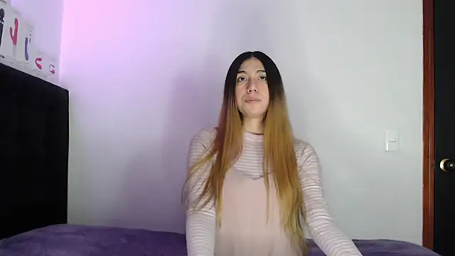 karlamoon23's cam snapshot