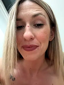 lola_tentatiion live sex cam