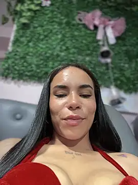 Naatalia live sex cam