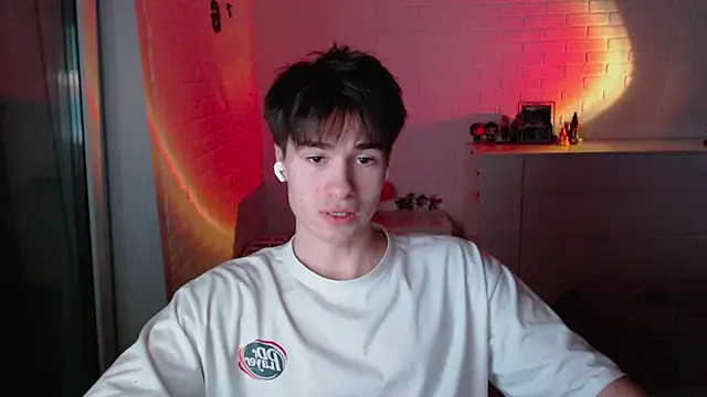 MarkusDean live sex cam