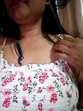 Love-pari09's cam snapshot