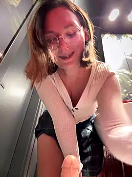 The_Snowwhitee's cam snapshot