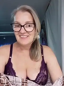 irinamaux live sex cam