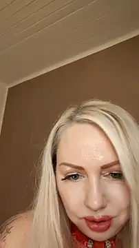 MarinaMargo's cam snapshot