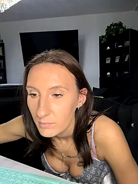 Emilia_Mausi's cam snapshot