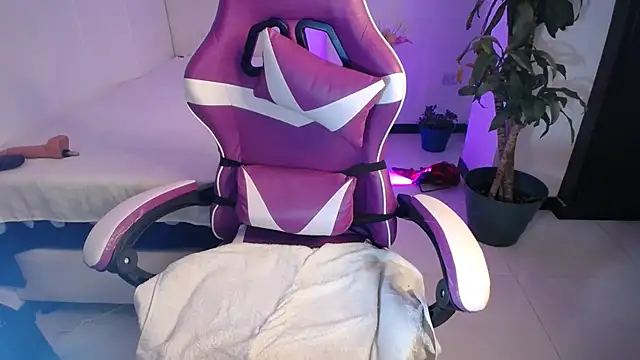 esmeraldaa230's cam snapshot