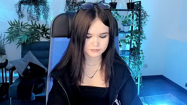 Elainebeness's cam snapshot