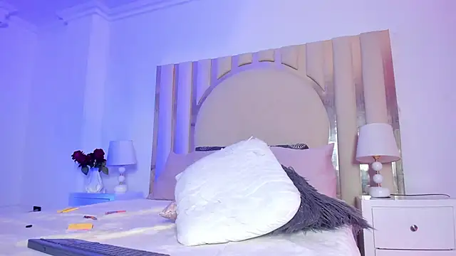 NadiaFox_'s cam snapshot