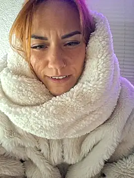 SlimBellaa live sex cam