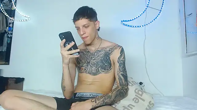 Adam_hard_'s cam snapshot