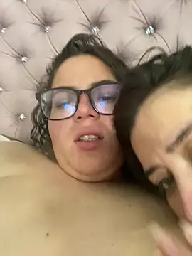 Double_Desire_'s cam snapshot