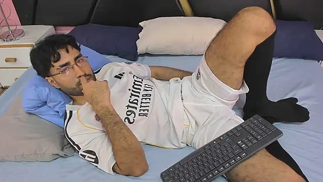 MilanZaire live sex cam