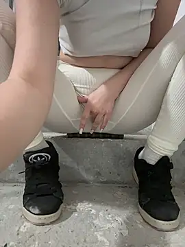 Cumonmme live sex cam