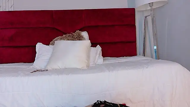 sara_saenz99 live sex cam