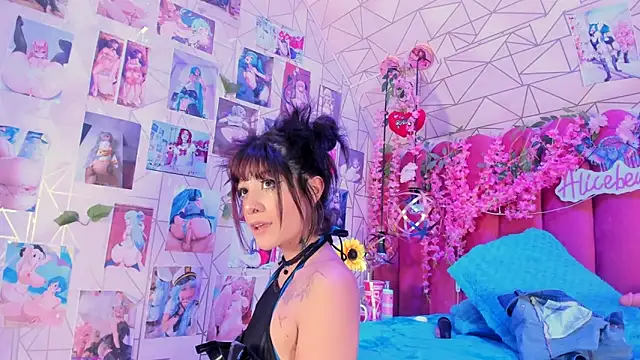 Alicebenett live sex cam