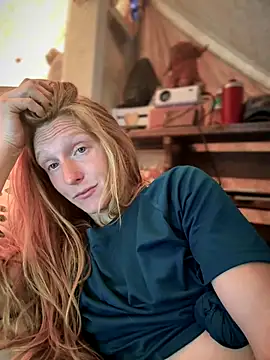 GoldenFlameGoddess live sex cam