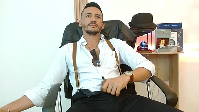 Reiko_85_ live sex cam