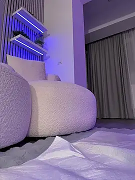 KirstieVegas live sex cam