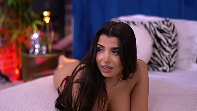 NicoleCellini live sex cam