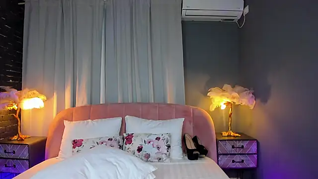 AmedeeaBanks live sex cam