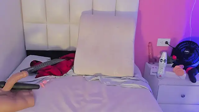 Alanna_hot3 live sex cam