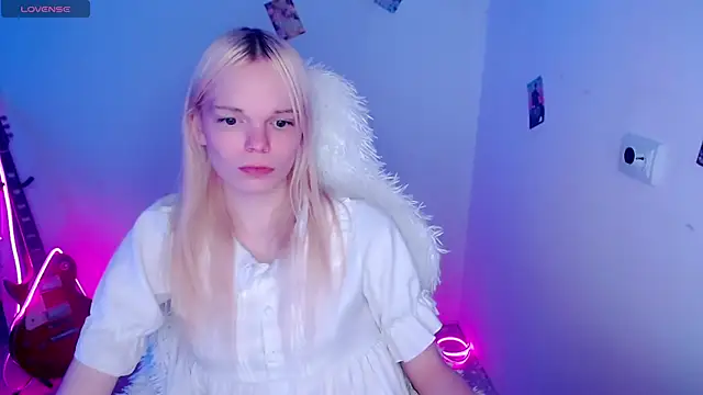 Emily_Nyaffee live sex cam