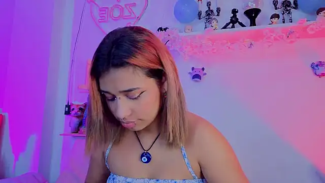 zoelight18 live sex cam