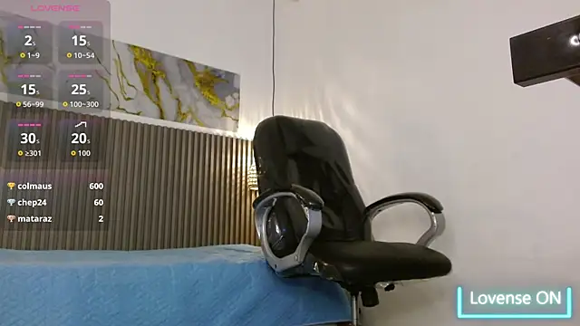 Dyla_n18 live sex cam